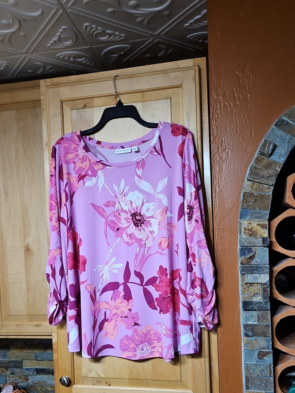 Susan Graver Pink Purple Red White Tropical Floral Liquid Knit 3/4 Sleeve Top